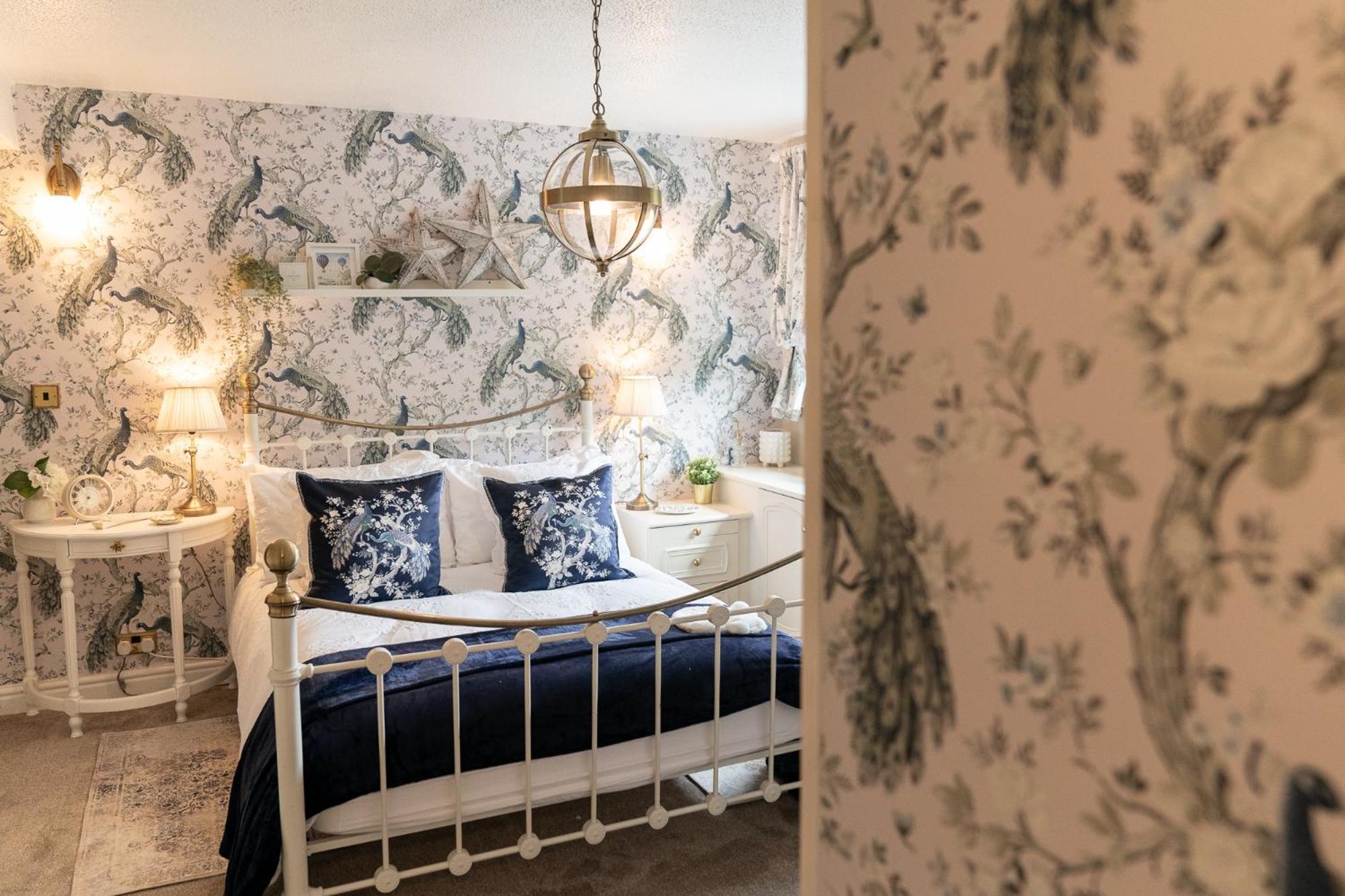 Peacock Room At Field View Cottage Eccleston  Buitenkant foto